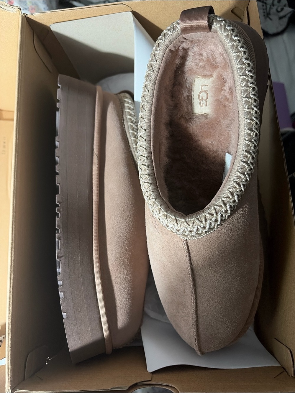 UGG Suede Tazz II Platform SOLD OUT Color Rocky Oak SIZE 10 - Picture 2 of 2